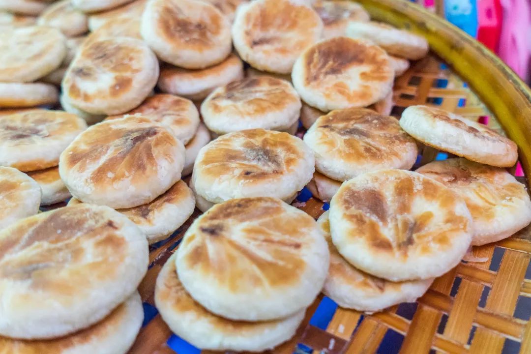 国际油价最新动态与小巷深处的特色小店探秘揭秘
